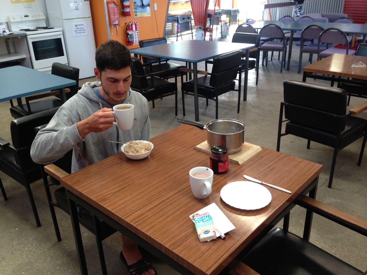 Im Fr&uuml;hst&uuml;cksraum im Haast River Holiday Park